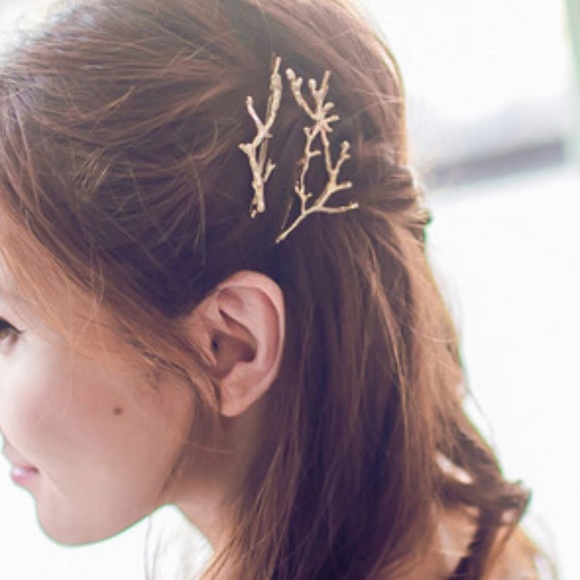 Gold toned tree branch hair clip - Picture 4 of 5
